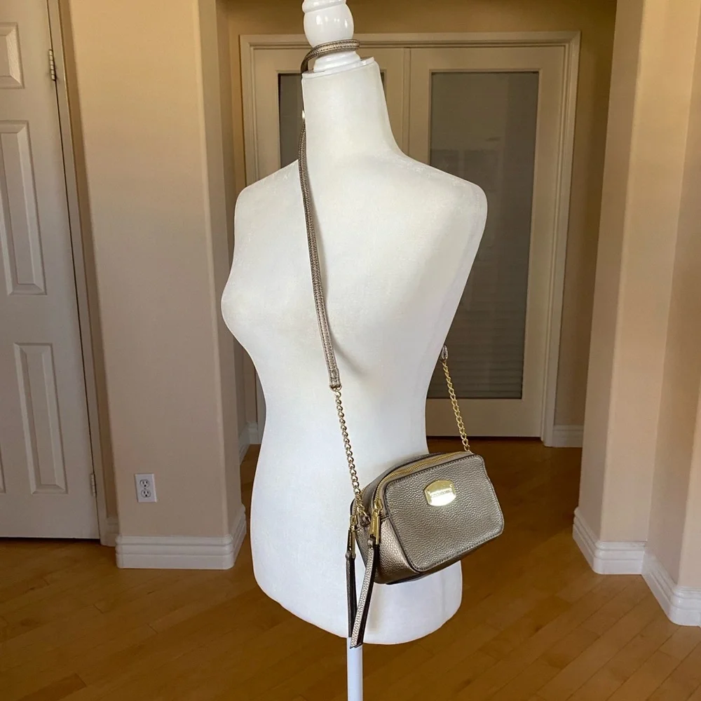 Liz Claiborne Gold Textured Crossbody Bag